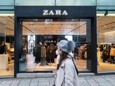 2023: arricchite il vostro armadio con i pantaloni in pizzo satinato di Zara a prezzi vantaggiosi!