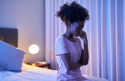 Risvegli notturni: cos'è il rumore rosa e come può aiutarci a dormire meglio