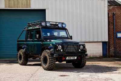 Scopri l'eccezionale upgrade del tuning extreme bowler: una land rover defender senza pari!
