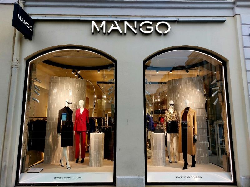 Scoprite come completare il vostro look con i nuovi pantaloni slim fit da uomo di Mango!