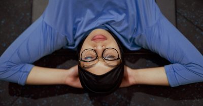 Scoprite la magia della meditazione body scan: imparate ad essere più consapevoli delle vostre esperienze sensoriali!